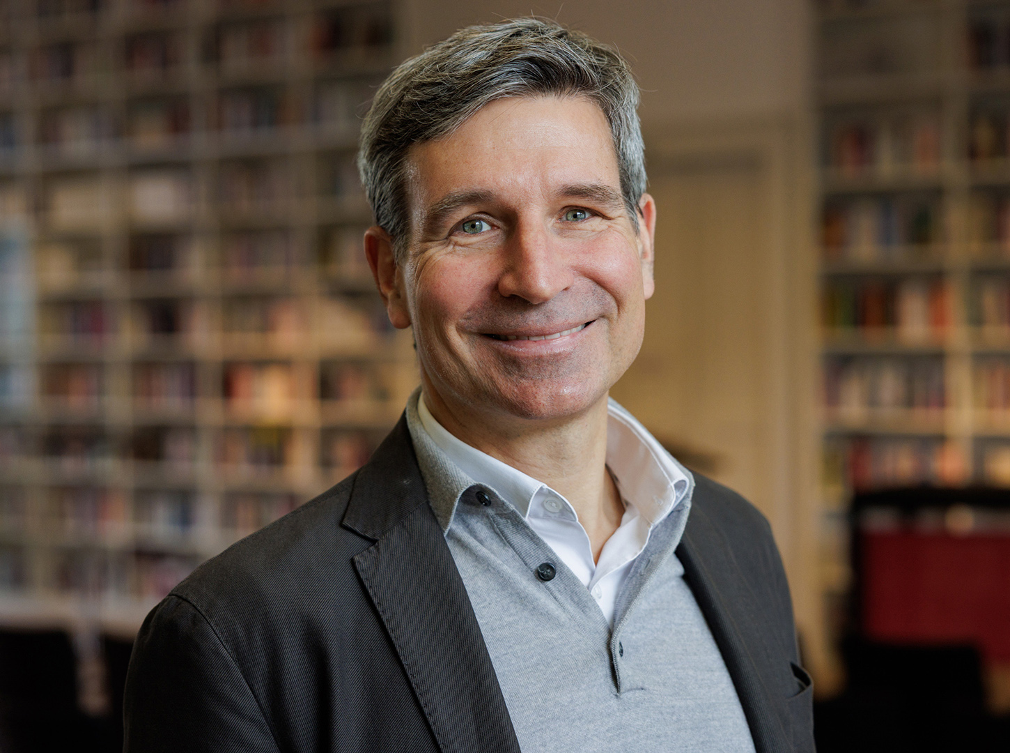 alt="Dr. Karl P. Günther, Experte für gute Vertragssprache und verständliche Vertragsgestaltung"